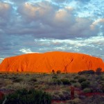 640px-Uluru_Australia(1)