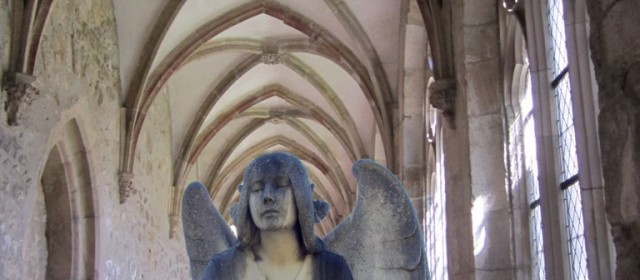 Engel in Kathedrale – Graz